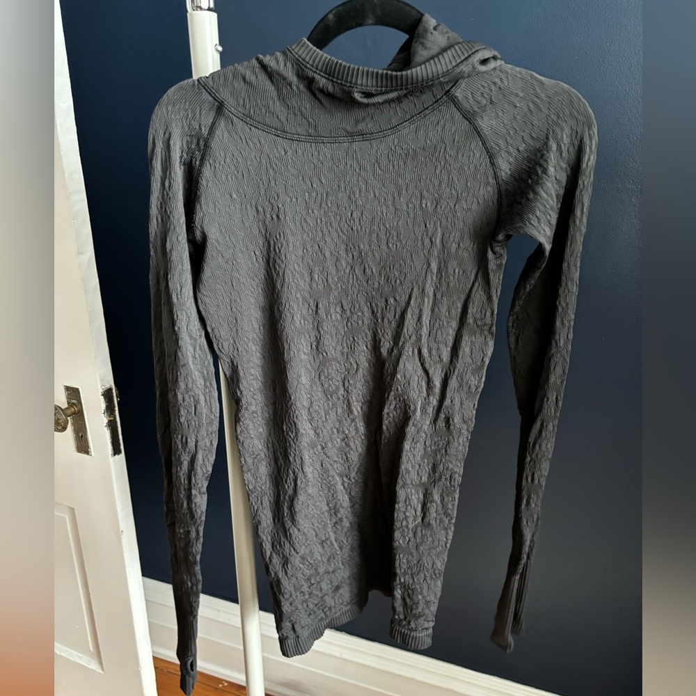 Lululemon hooded long sleeve top